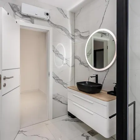 Amazing In With Kitchen Apartment Novi Vinodolski
