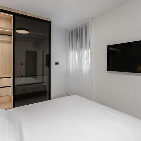 Apartment Amazing In With Kitchen Novi Vinodolski